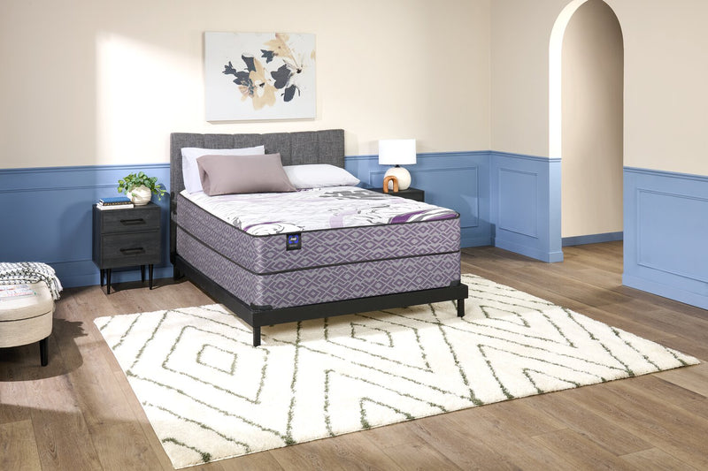 Matelas luxueux ferme à plateau régulier Kylie 2.0 de collection Essential de Sealy pour lit simple