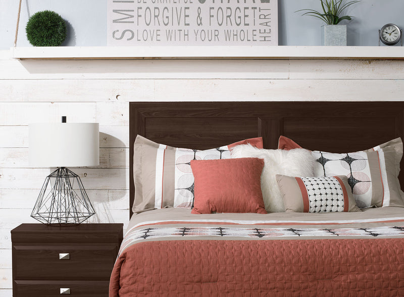 Ensemble de chambre à coucher Yorkdale 5 pièces avec lit à panneau, commode et miroir, brun - format grand lit