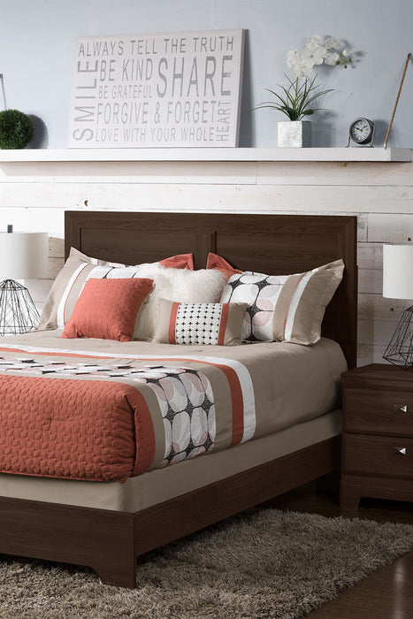 Ensemble de chambre à coucher Yorkdale 5 pièces avec lit à panneau, commode et miroir, brun - format grand lit