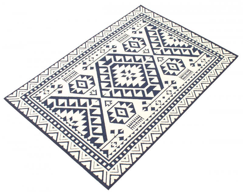 Carpette Gaia bleue 4 pi 7 po x 6 pi 7 po