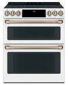 Cuisinière intelligente à induction Café de 7 pi³ avec convection européenne véritable et grilles autonettoyantes - blanc mat - CCHS950P4MW2