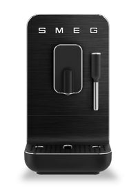 Machine à espresso Smeg entièrement automatique avec buse vapeur - BCC02FBMUS