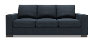 Sofa personnalisable Track de Sofa Lab de 85 po fabriqué au Canada en tissu d’apparence lin bleu Luna Sailor avec accoudoirs rectilignes