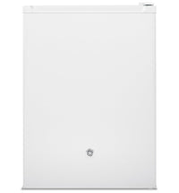  Réfrigérateur compact GE de 5,6 pi³ et de 23,6 po - blanc - GCE06GGHWW